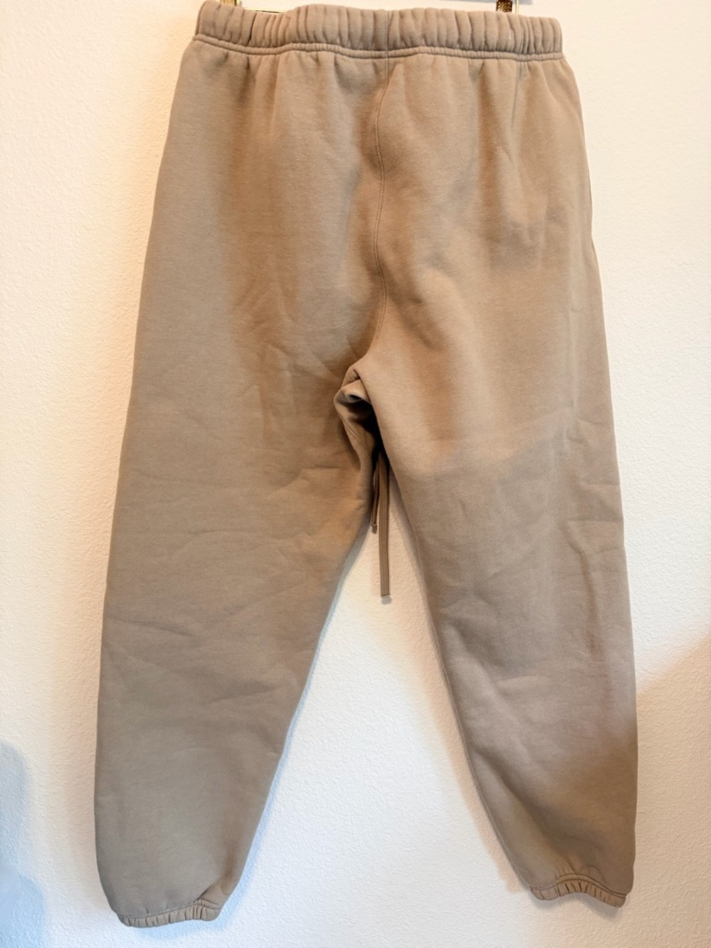 Fear of God Essential fleece Sweatpants color beige, straight leg size M Unisex - Picture 9 of 12